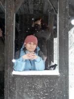 Ania jako panienka z okienka w kapliczce Św. Mikołaja- grudzień 2010