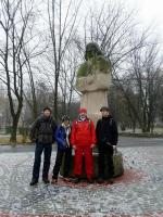 "FOTO RODZINNE" ;-))) Przy pomniku Mikołaja Kopernika