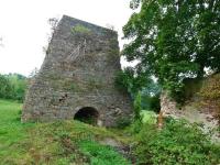 Kuźniaki- ruina wielkiego pieca hutniczego z około 1782 roku