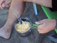 Jajecznicza na śniadanko w Paleochorze, na plaży :)