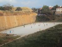 Mur obronny w Chanii, teraz chłopcy grają tu codziennie w piłkę