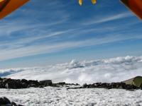 Widok z namiotu na lodowiec Tete Rousse